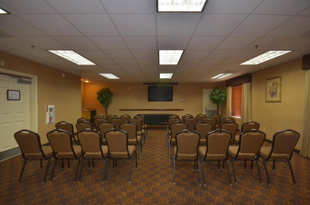 Holiday Inn Express Las Vegas-Nellis Image 10