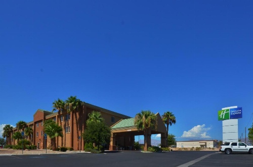 Holiday Inn Express Las Vegas-Nellis image 23